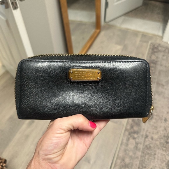 Marc by Marc Jacobs Black Leather Wallet with Gold Accents - Picture 1 of 5